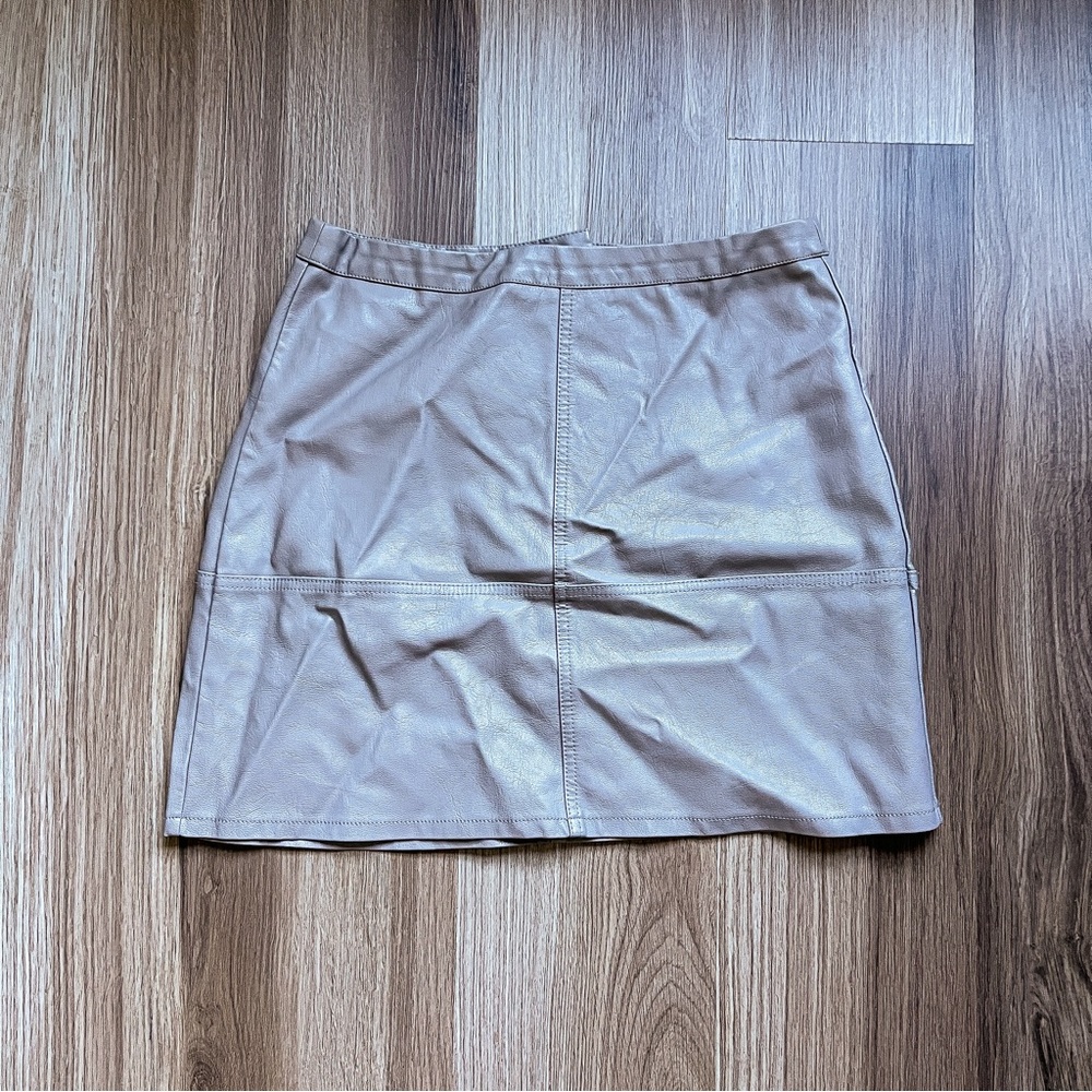 New Look Faux Leather Mini Skirt in 6 Petite
